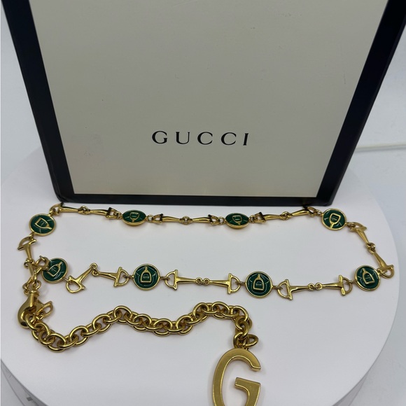 Gucci VINTAGE Horsebit Chain Belt Gold with Green Enamel Medallions beautiful - Picture 3 of 12